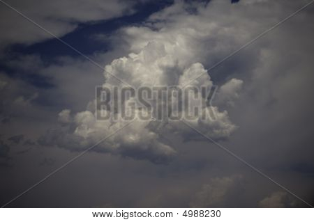 Billowing bulut