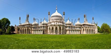 Panoramatický pohled na Royal Pavilion v Brighton, Anglie