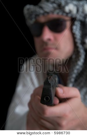 Angry Man. arabo Focus sulla pistola
