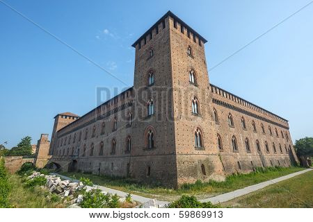 Pavia, Castle