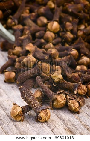 Cloves (eugenia Caryophyllata)
