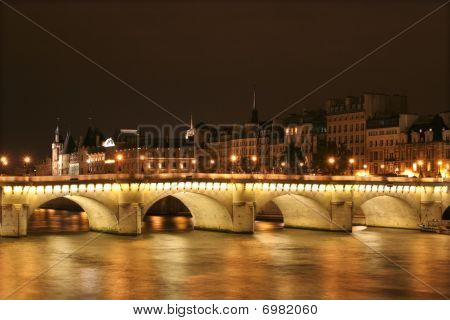 Ponte nuev - ny bro i Paris - nat