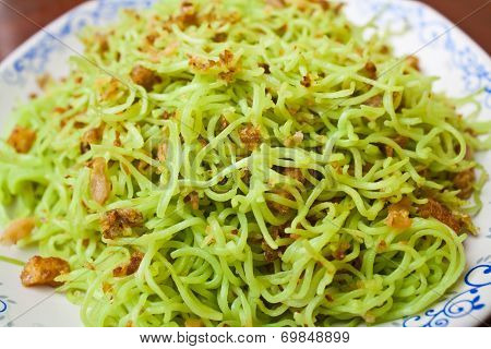 Stir Fried Noodles With Pork Rind