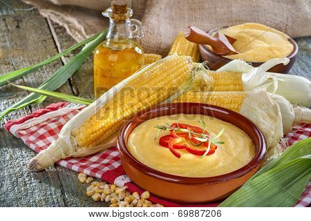 Corn, grits and corn oil