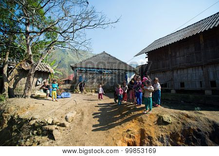 H'mong ethnic minority children in Laocai, Vietnam
