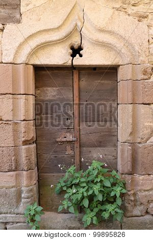 Old door in Monestiés