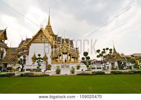 Temple Phra Tinang Aporn Phimok Prasat Pavillon.in The Grand Palace