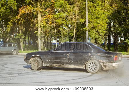 Old-car Bmw 5-series E34 Drifting