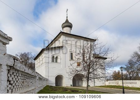 Gate Church of the Annunciation at Suzdal was built  16th century. Golden Ring of Russia Travel