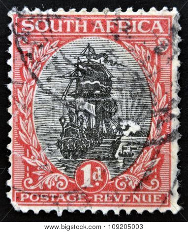 SOUTH AFRICA - CIRCA 1926: A stamp printed in South Africa shows Dromedaris (Van Riebeeck's ship)