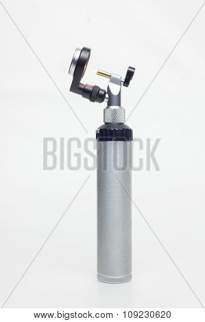 Operate Otoscope with handle