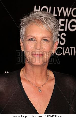 LOS ANGELES - AUG 13:  Jamie Lee Curtis at the HFPA Hosts Annual Grants Banquet - Arrivals at the Beverly Wilshire Hotel on August 13, 2015 in Beverly Hills, CA