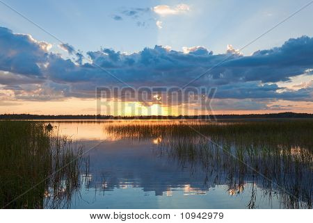 Kesä Aki järvi Sunset View