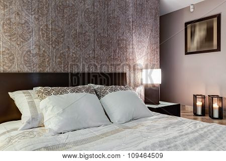 Posh Bedroom With Elegant Walpaper
