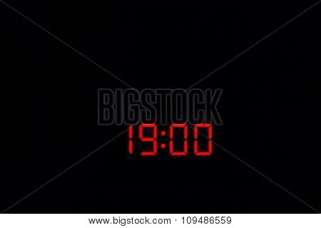 Digital Watch 19:00