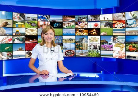 TV-Anchorwoman på Tv-studie