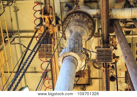 Diverter And Low Pressure Riser Under The Rig Floor Jack Up Rig