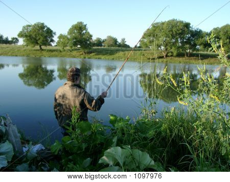 Matin, la rivière A aménage la Nature