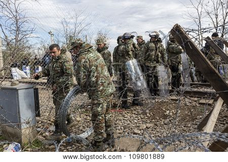 The Army Of F.y.r. Of Macedonia Continues The Fence Construction At The Greek - Fyrom Border To Stop