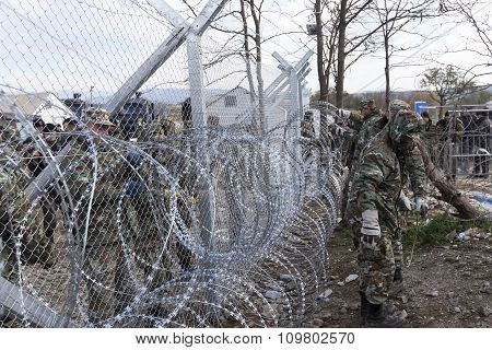 The Army Of F.y.r. Of Macedonia Continues The Fence Construction At The Greek - Fyrom Border To Stop