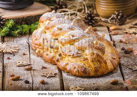 Traditional Czech Christmas Cake