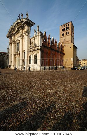 อยู Di San Pietro (mantova อิตาลี)