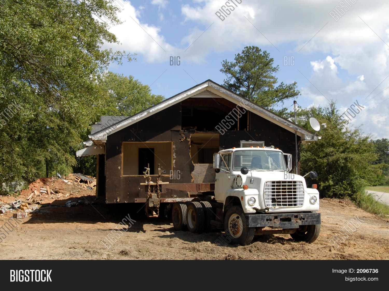 House Movers Image & Photo (Free Trial) Bigstock