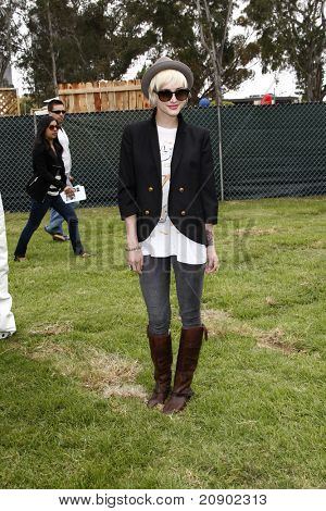 LOS ANGELES - JUN 12: Ashlee Simpson ankommer på 22 årlige 'Time for Heroes' Celebrity Picnic