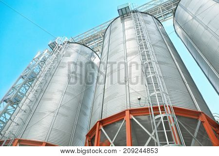 Modern grain elevator