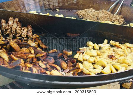Cooked in the frying pan on the street.