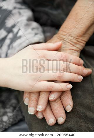 Alte und junge Hände