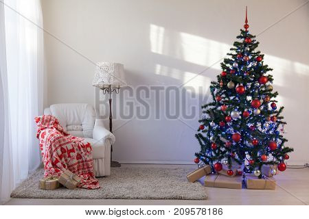 Christmas tree with Christmas gifts in White Hall on Christmas 1