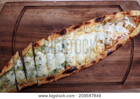 Sebzeli Pide On Plate