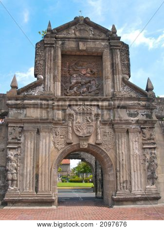 Brána Fort Santiago