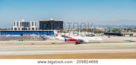 Los Angeles International Airport (lax)