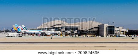Los Angeles International Airport (lax)