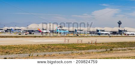 Los Angeles International Airport (lax)