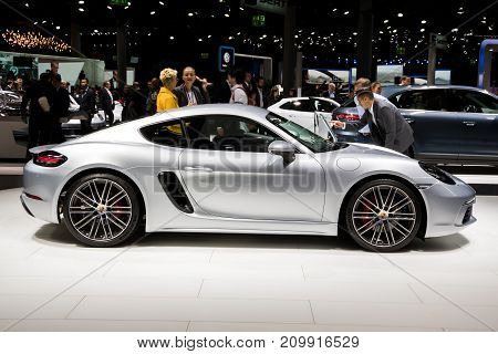 Porsche 718 Cayman S Sports Car
