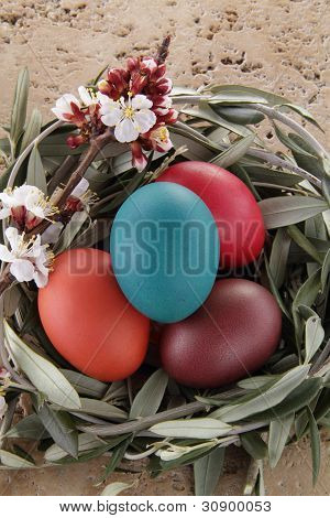 oeufs de Pâques colorés