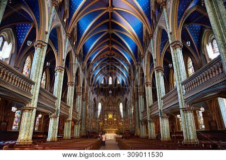 Ottawa, Ontario, Canada September 18, 2018: Interior Of Notre-dame Cathedral Basilica, Ottawa, Ontar
