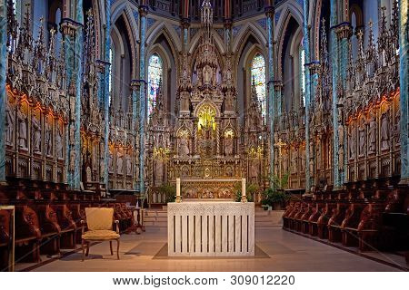 Ottawa, Ontario, Canada September 18, 2018: Interior Of Notre-dame Cathedral Basilica, Ottawa, Ontar