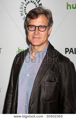 LOS ANGELES - 11 มีนาคม: Henry Czerny มาที่เหตุการณ์ใน 2012 PaleyFest ที่ซาบานที่ 