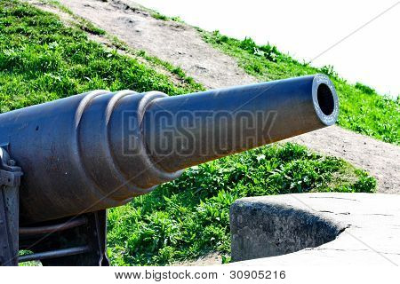 ปืนรัสเซียเก่าใน Suomenlinna Sveaborg เฮลซิงกิฟินแลนด์