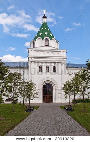 Svaté brány s branou kostela v klášteře Ipatiev