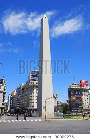 Obelisco เอเว็นนิดา 9 เดอจูลิโอ