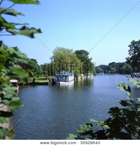 Themse in Streatley. Berkshire. England