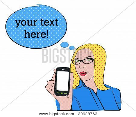 Donna bionda con il cellulare