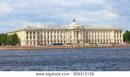 Russian Academy Of Arts 17 Universitetskaya Naberegnaya Saint Petersburg Russia July 2017