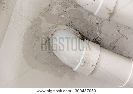 Pvc Water Leak Pipe, Building Drainage Pipes Crack Seep Problem Need To Fix
