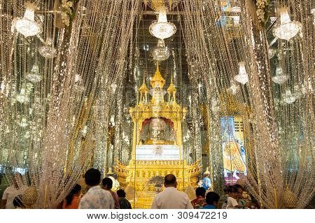 Uthai Thani, Thailand - January 12, 2019: View Of Wat Tha Sung Or Wat Chantharam Or Glass Mirrors Te